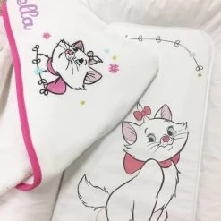 Disney Coffret Avec Cape De Bain Personnalisée - Marie Aristochat 10 Disney Coffret Avec Cape De Bain Personnalisée - Marie Aristochat -Disney coffret avec cape de bain personnalisee marie aristochat 2