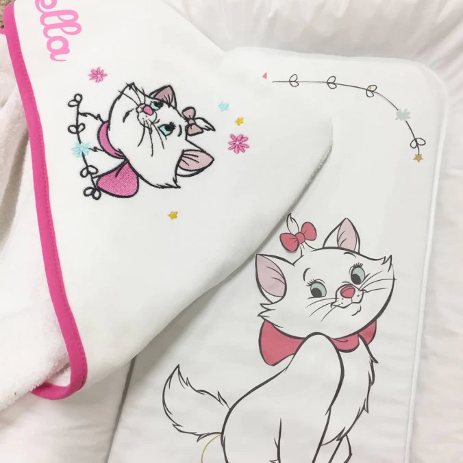 Disney Coffret Avec Cape De Bain Personnalisée - Marie Aristochat 8 Disney Coffret Avec Cape De Bain Personnalisée - Marie Aristochat – Image 6