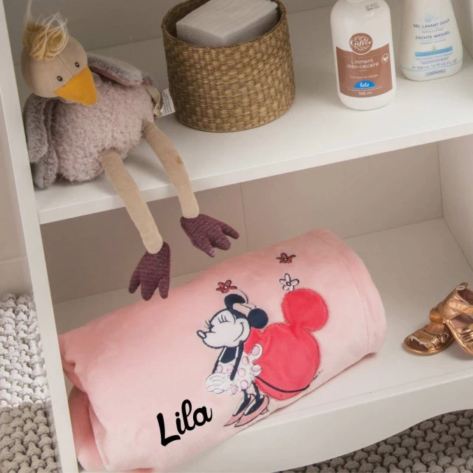 Couverture Bébé Bi-matière Disney Personnalisée - Minnie Confettis 4 Couverture Bébé Bi-matière Disney Personnalisée - Minnie Confettis – Image 2